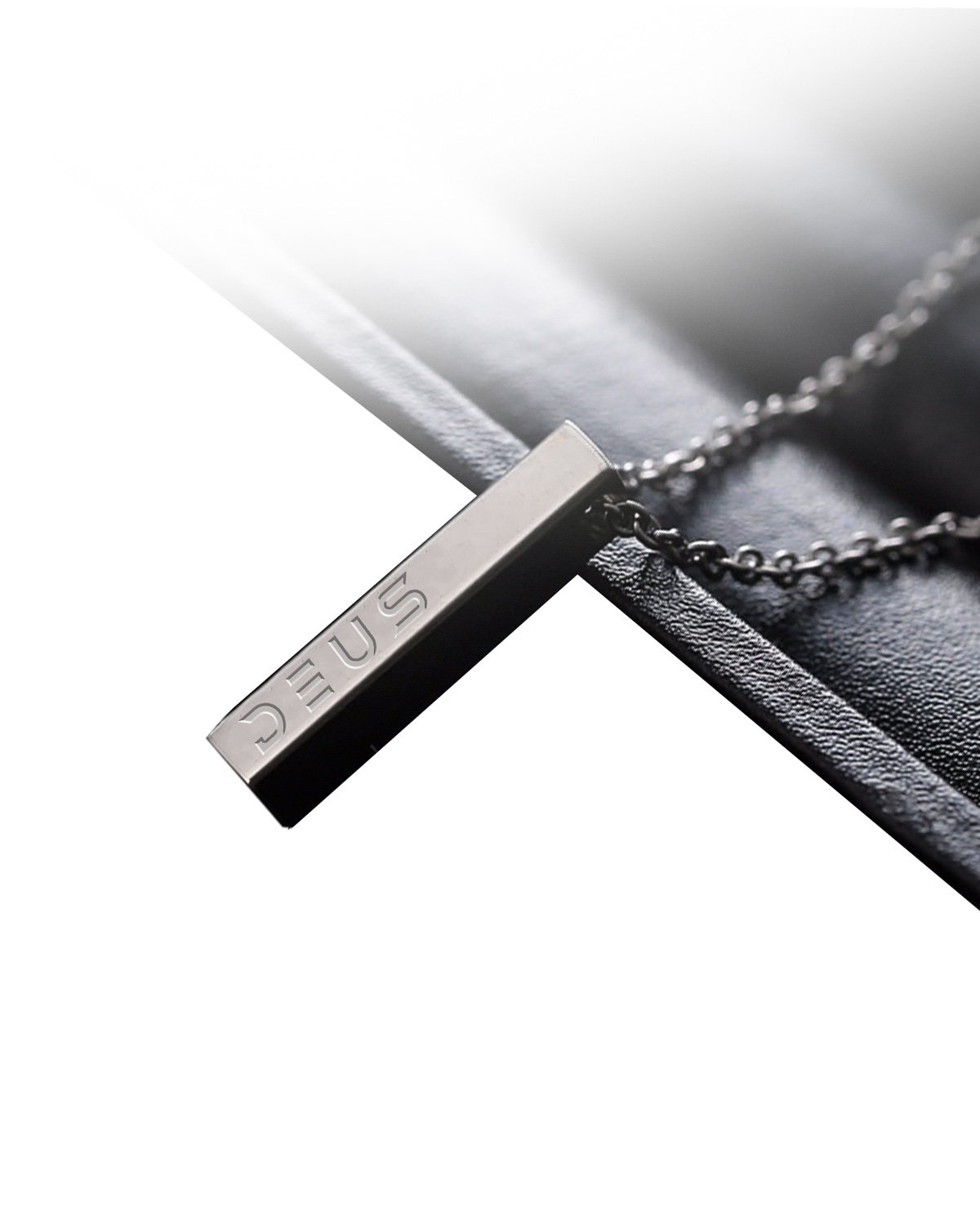 deus-necklace-2.jpg